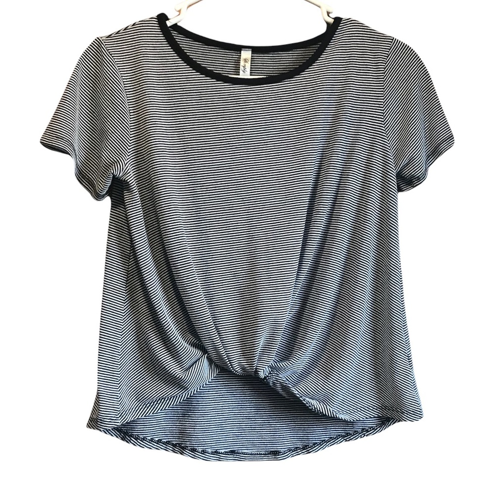 Simply Irresistible Top, Women’s Size Small, Black & White Stripes